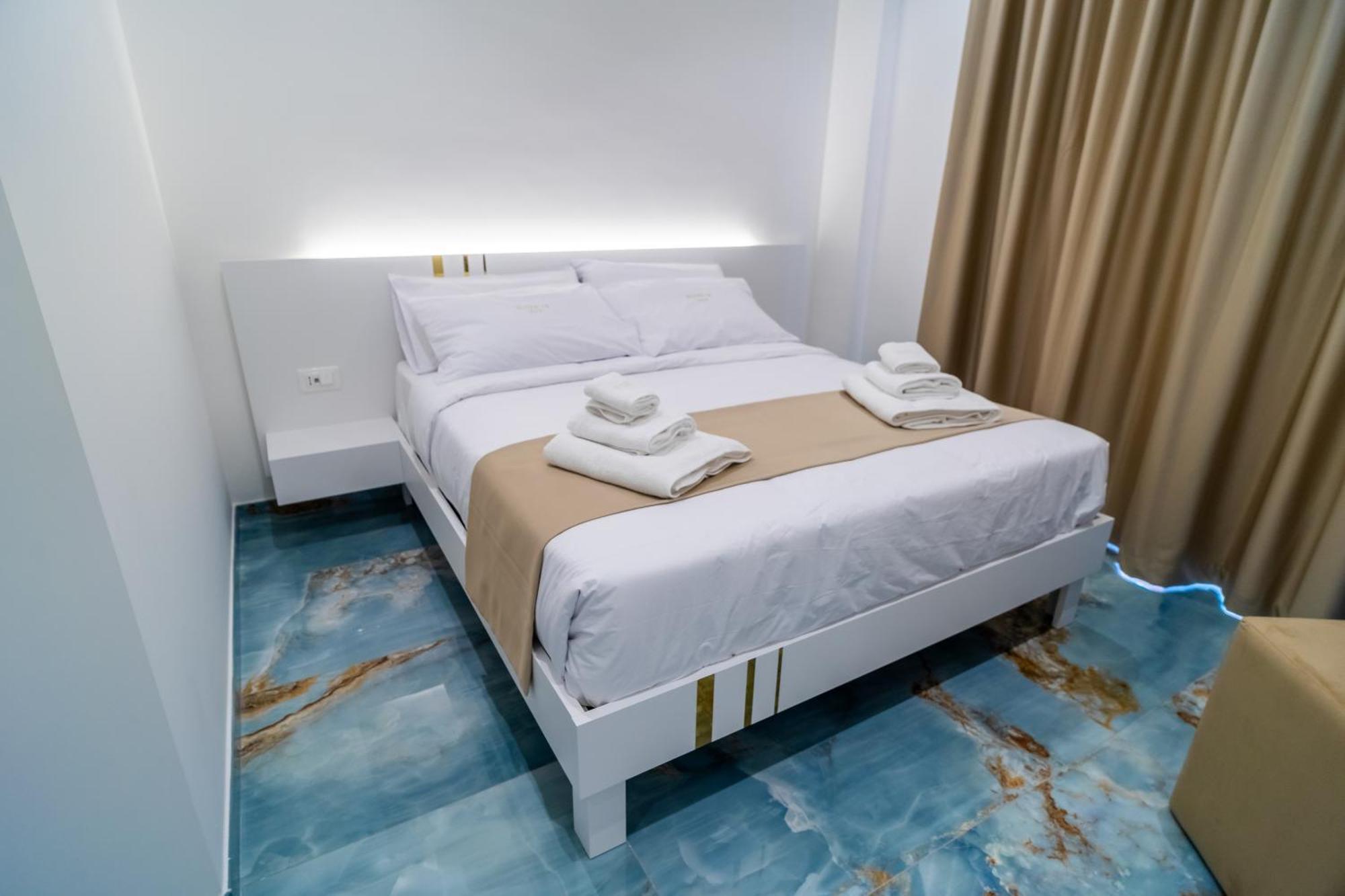 Suite 14 Scalea Luaran gambar