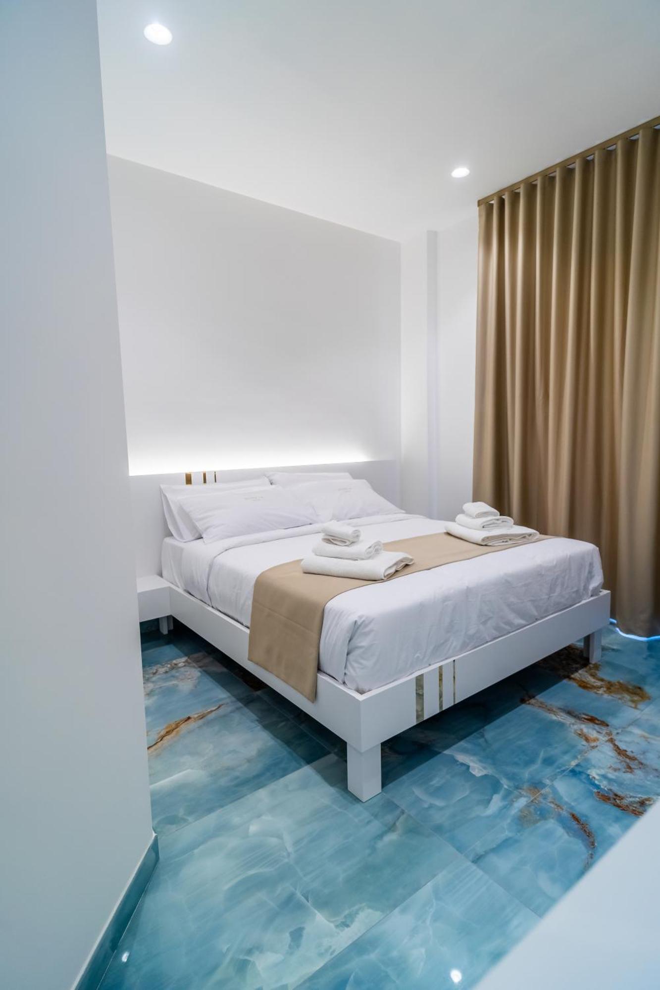 Suite 14 Scalea Luaran gambar
