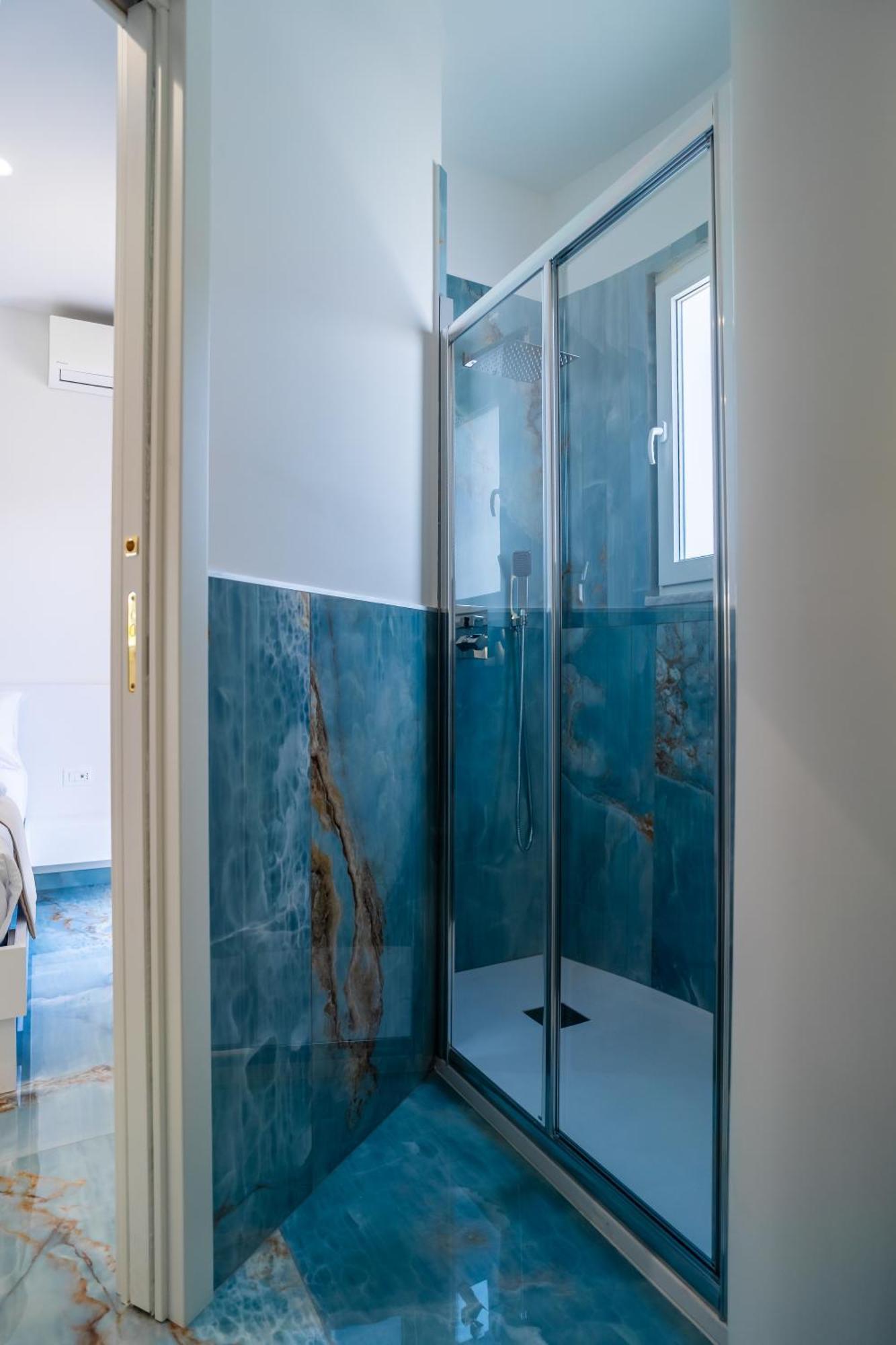 Suite 14 Scalea Luaran gambar