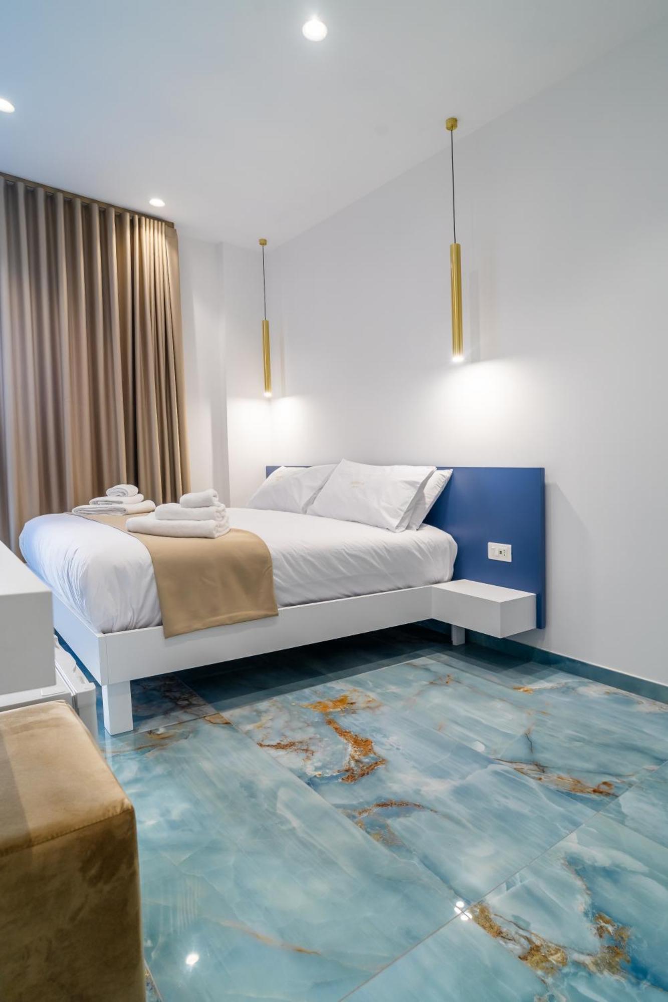 Suite 14 Scalea Luaran gambar