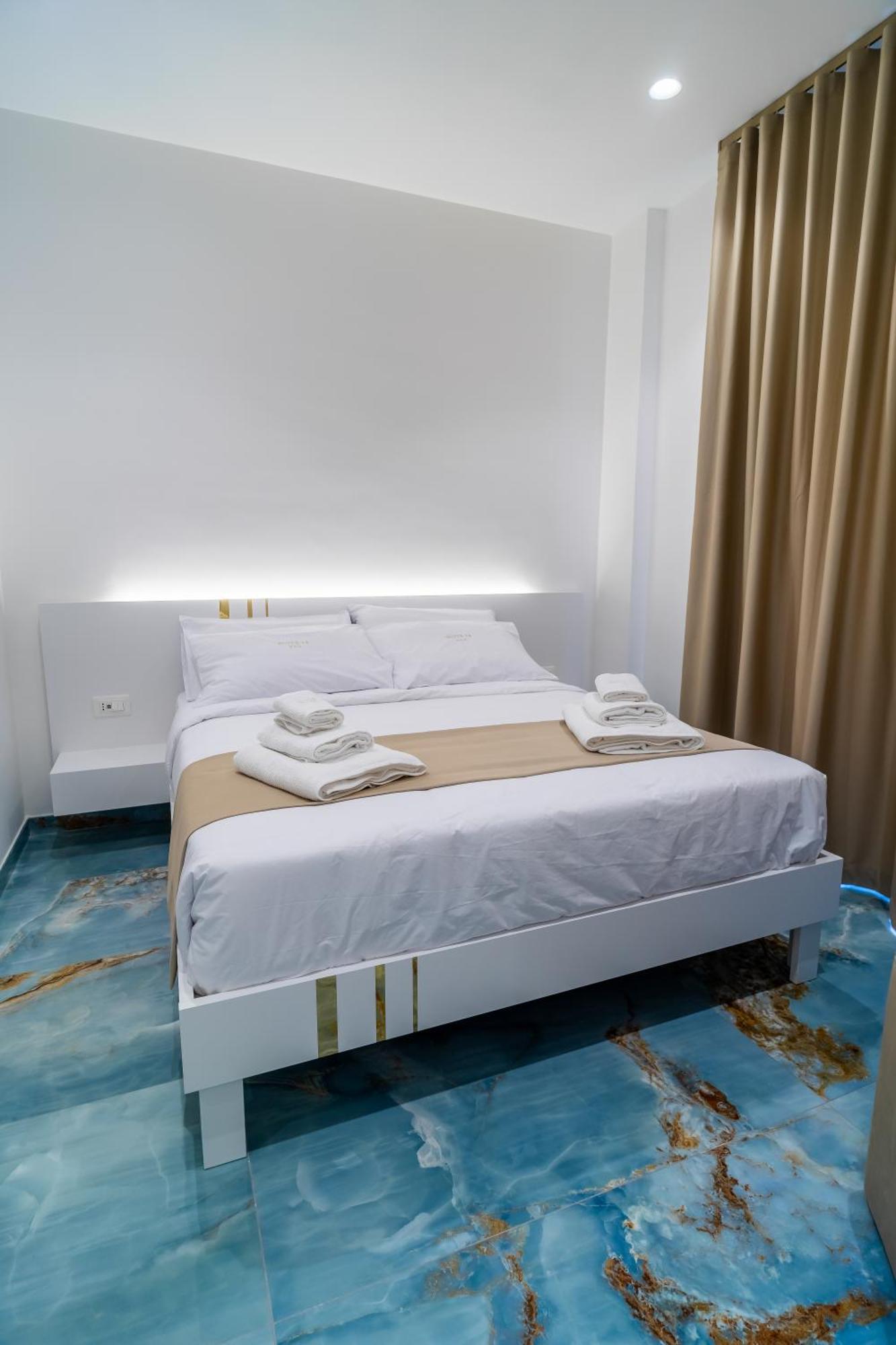 Suite 14 Scalea Luaran gambar