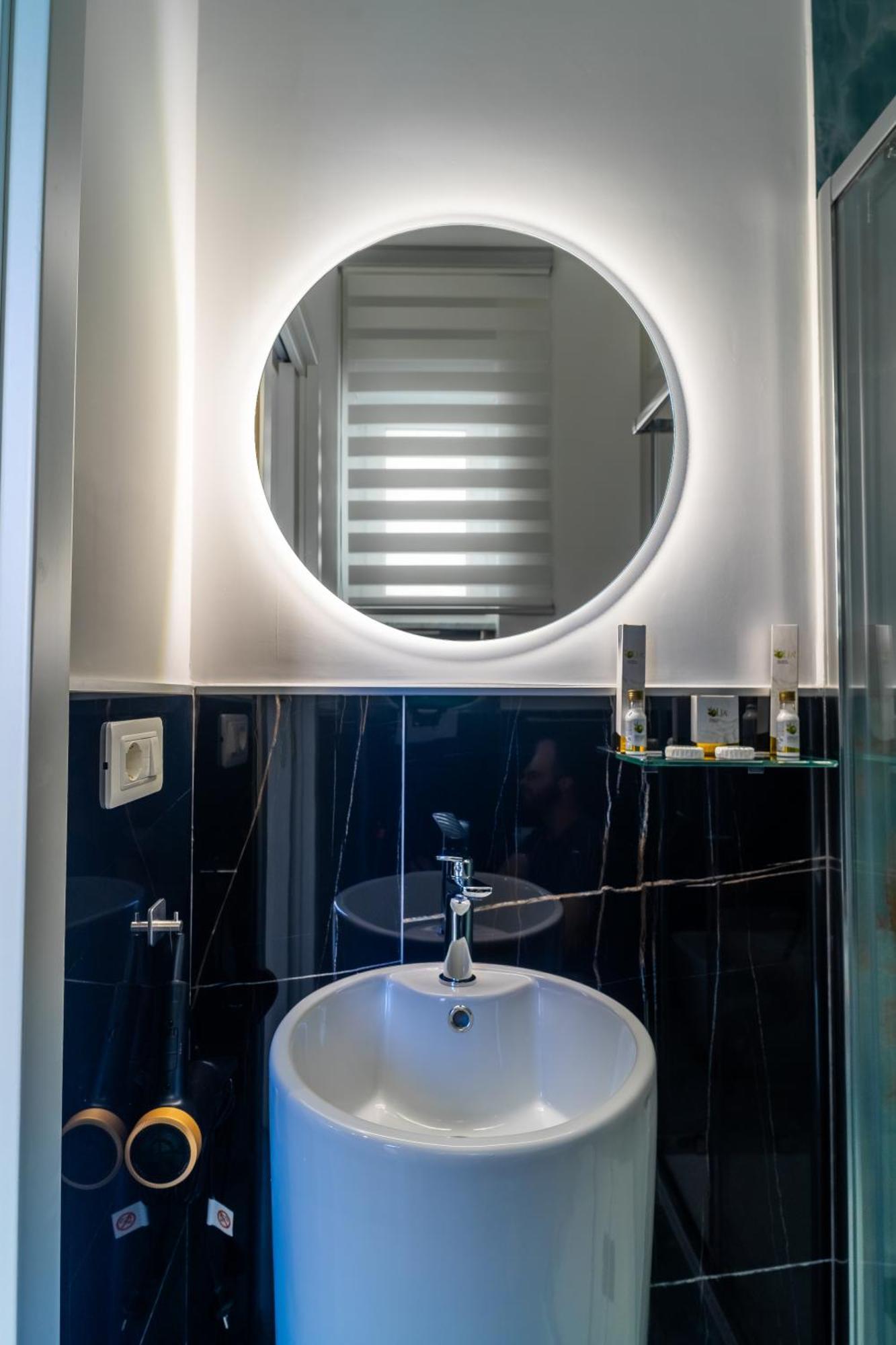 Suite 14 Scalea Luaran gambar