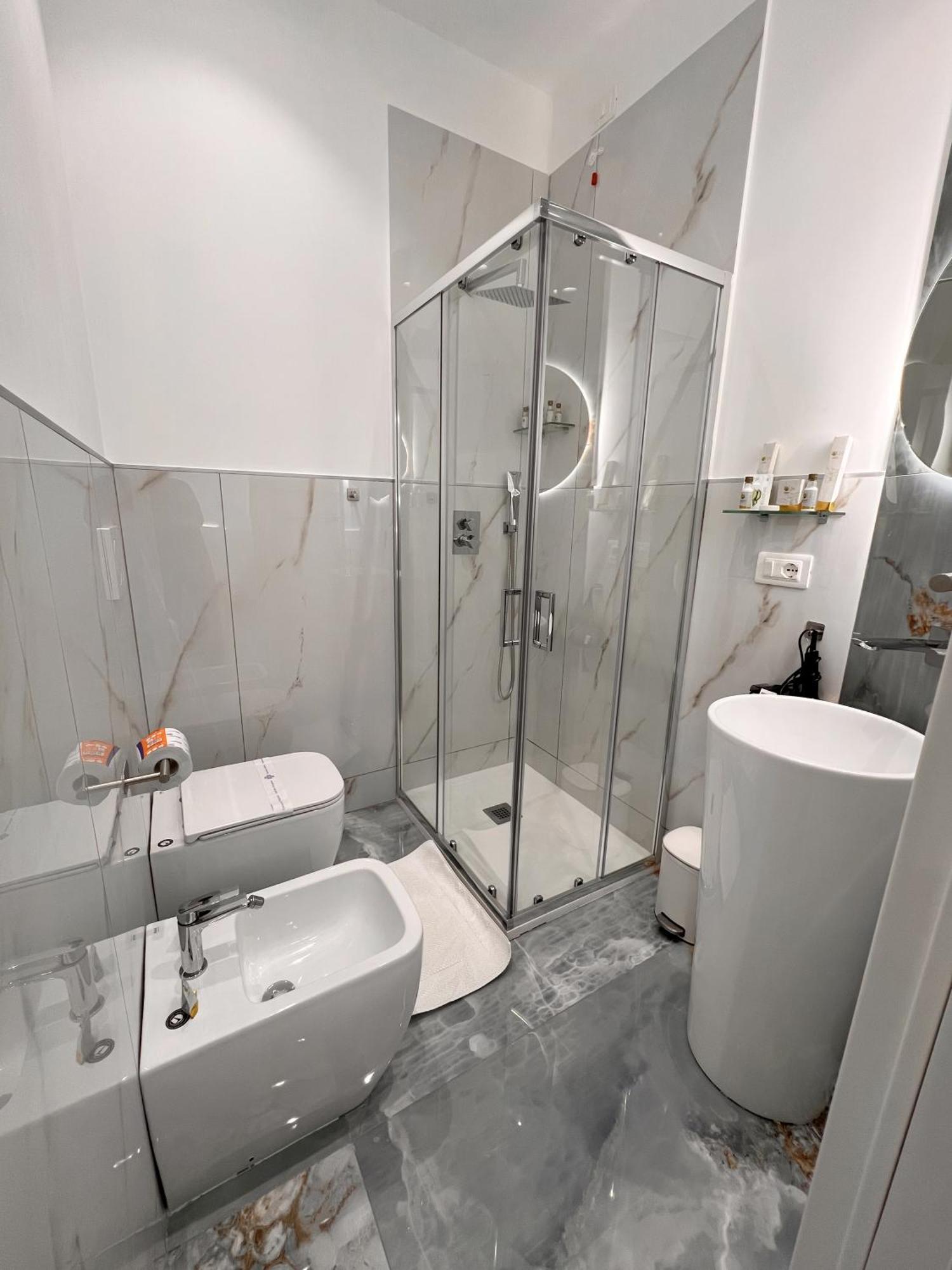 Suite 14 Scalea Luaran gambar