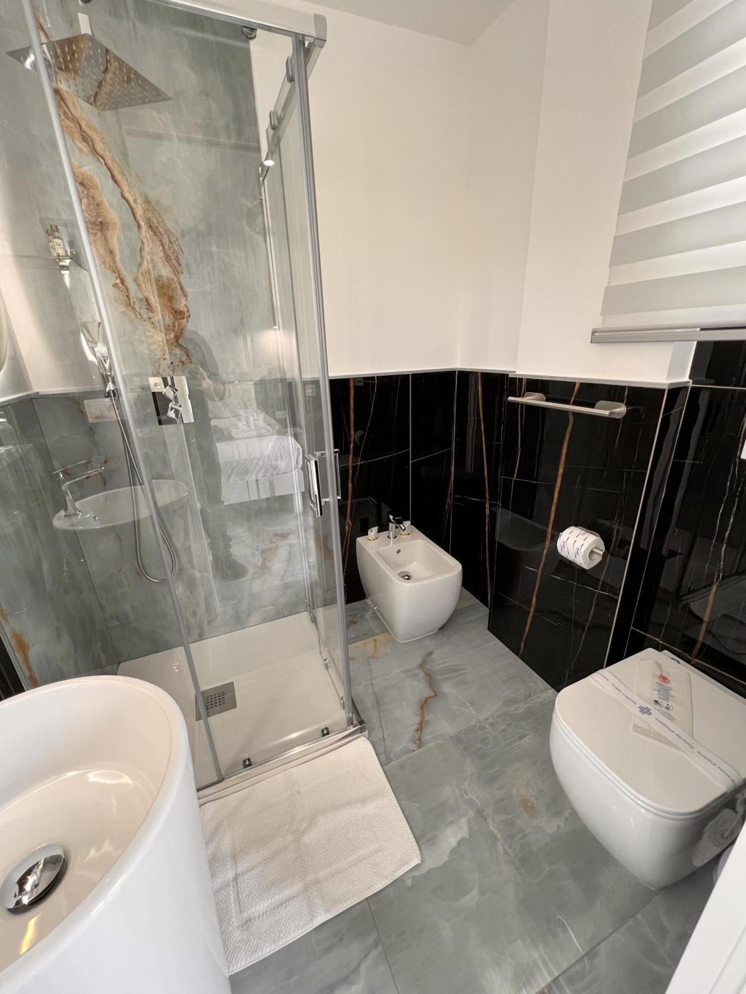 Suite 14 Scalea Luaran gambar