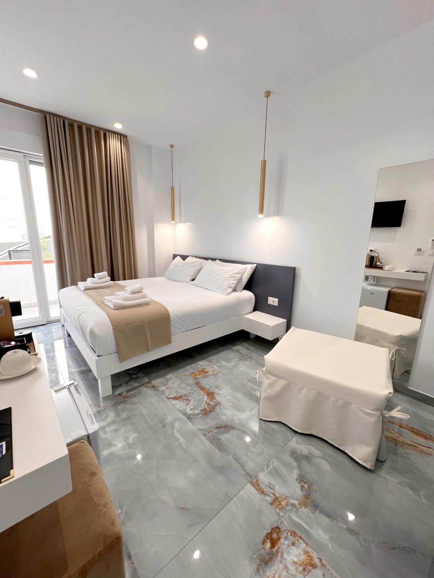 Suite 14 Scalea Luaran gambar