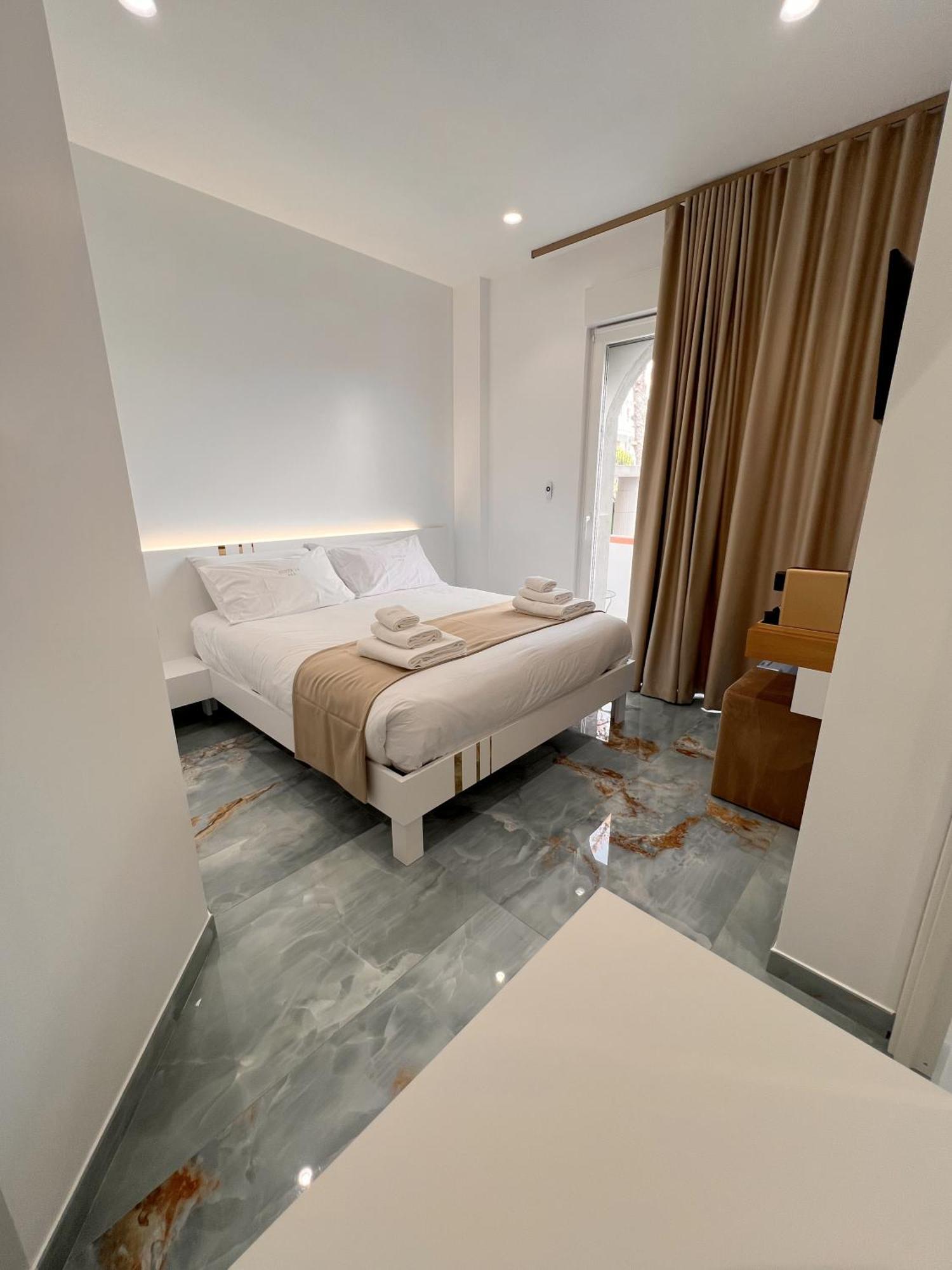 Suite 14 Scalea Luaran gambar